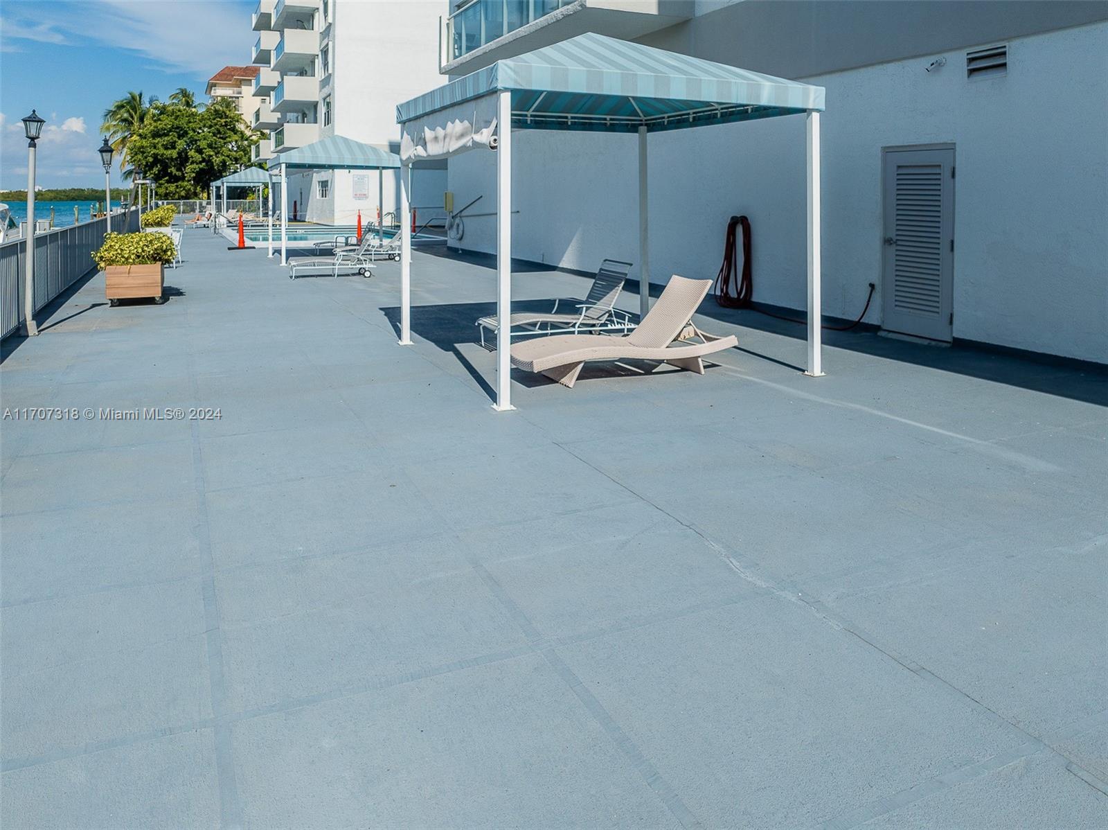 10000 W Bay Harbor Dr 625 Property Photo 19