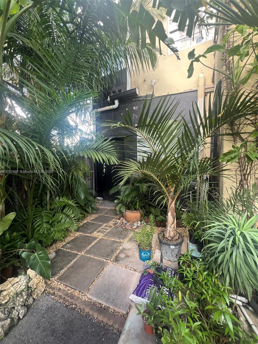 1730 Nw 7th St Property Photo 17