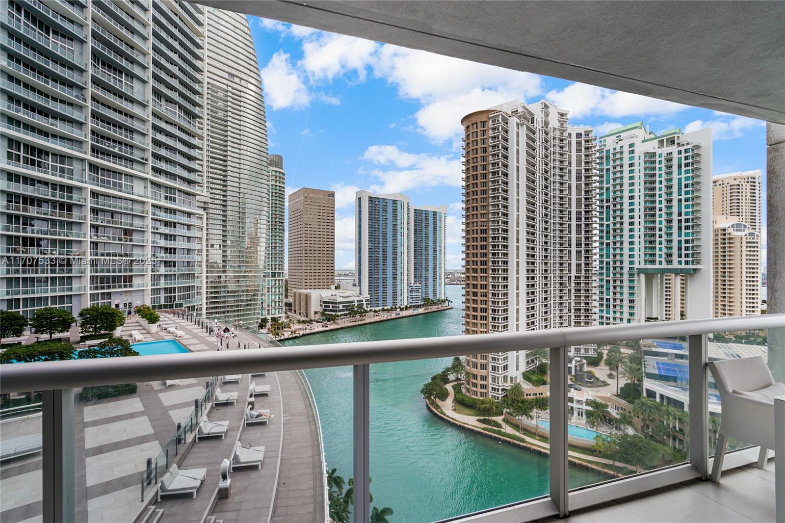 495 Brickell Ave 1702 Property Photo 3