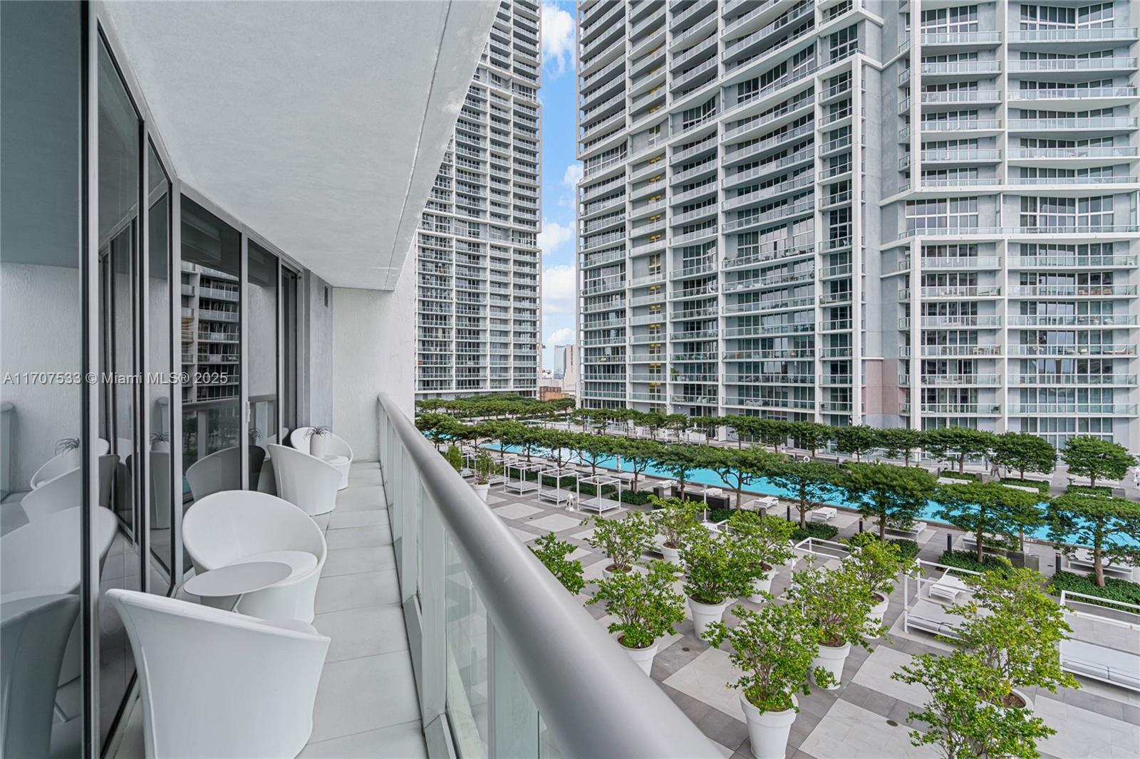 495 Brickell Ave 1702 Property Photo 4