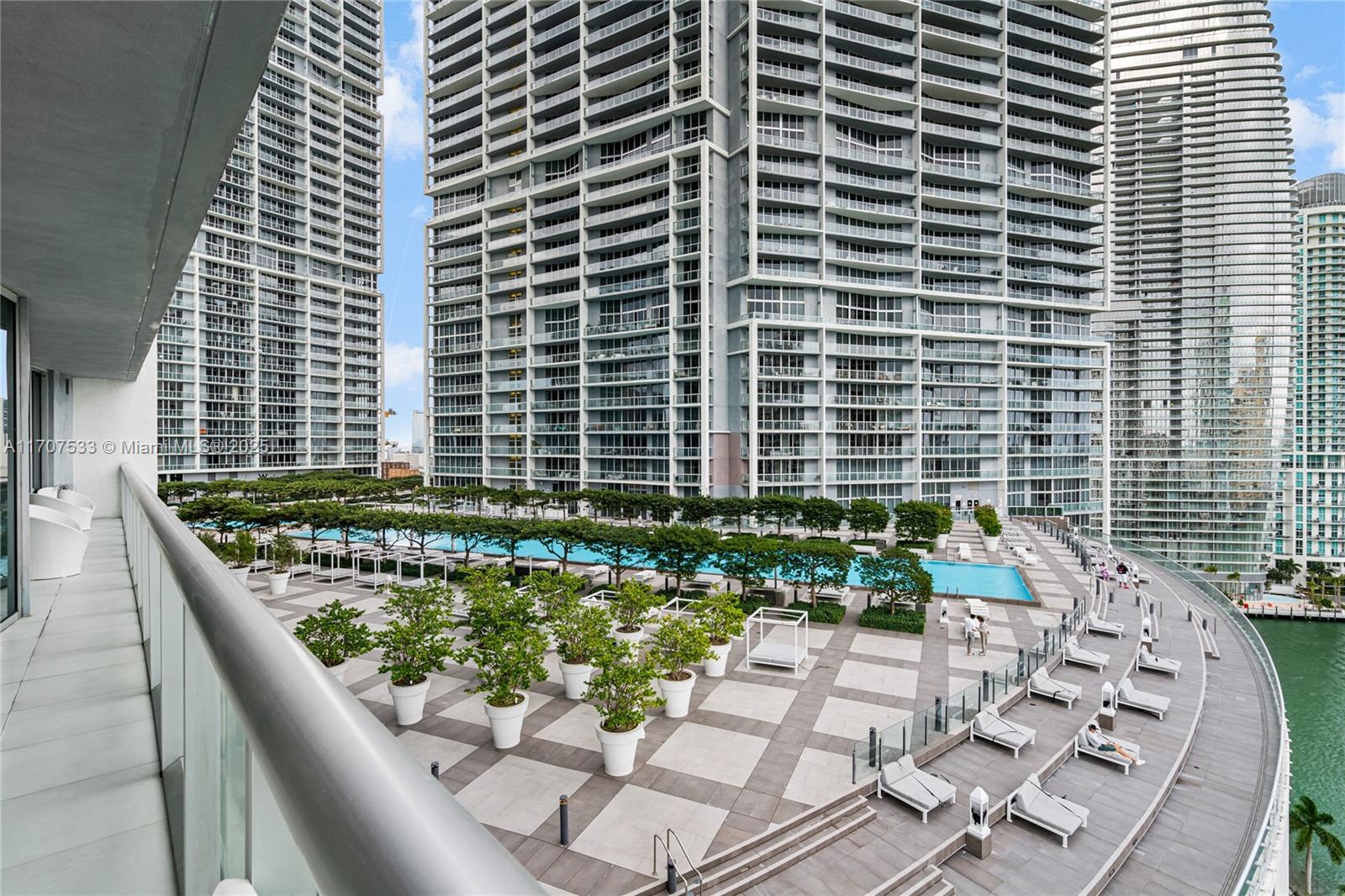 495 Brickell Ave 1702 Property Photo 5