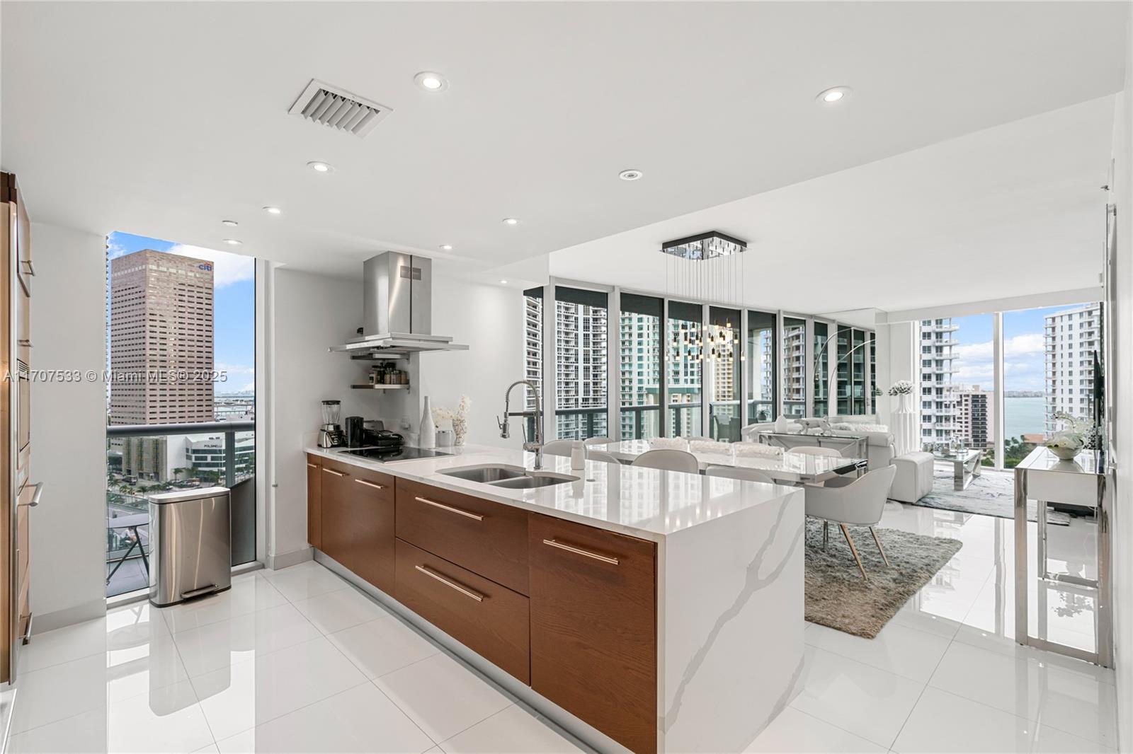495 Brickell Ave 1702 Property Photo 6