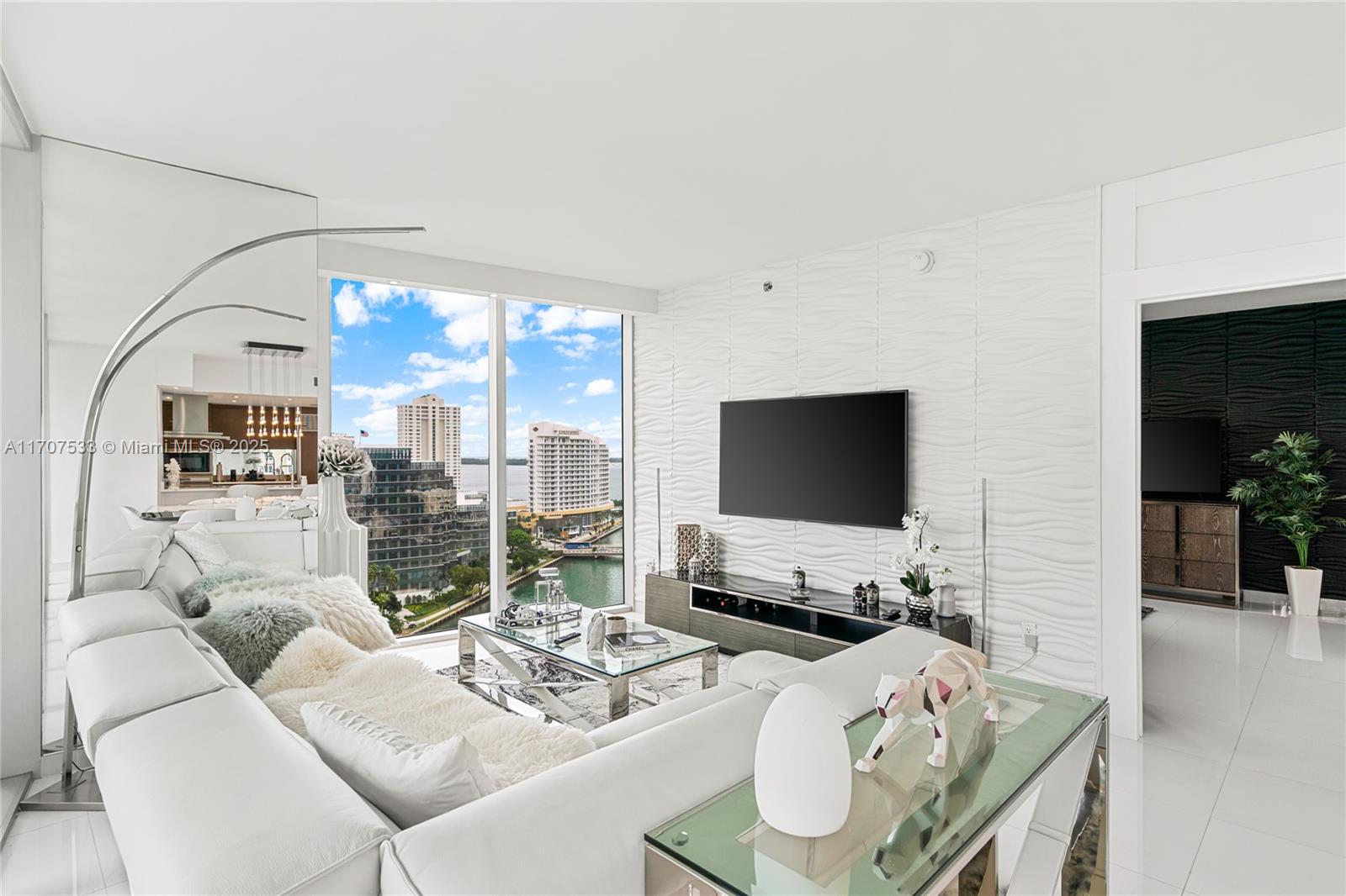 495 Brickell Ave 1702 Property Photo 13