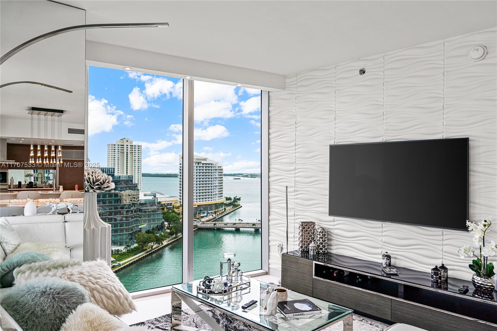 495 Brickell Ave 1702 Property Photo 14
