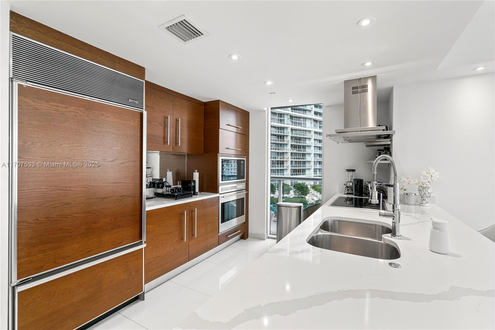 495 Brickell Ave 1702 Property Photo 16