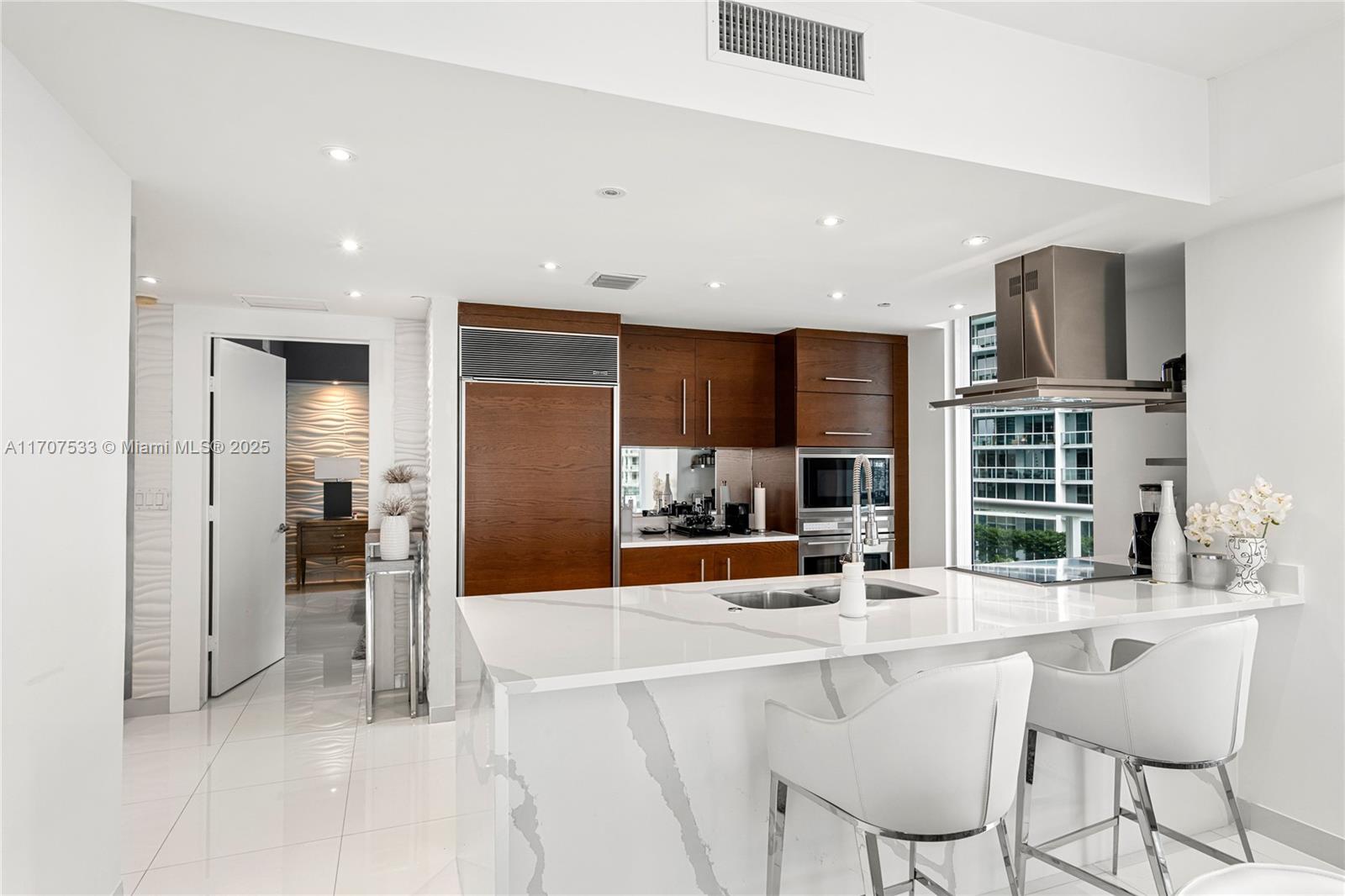 495 Brickell Ave 1702 Property Photo 19
