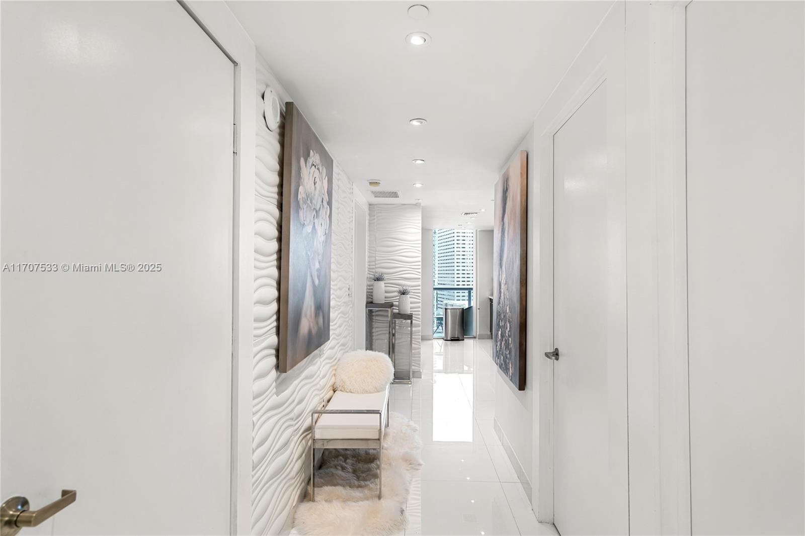 495 Brickell Ave 1702 Property Photo 23