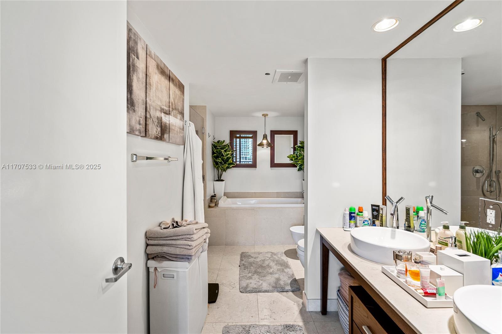 495 Brickell Ave 1702 Property Photo 34