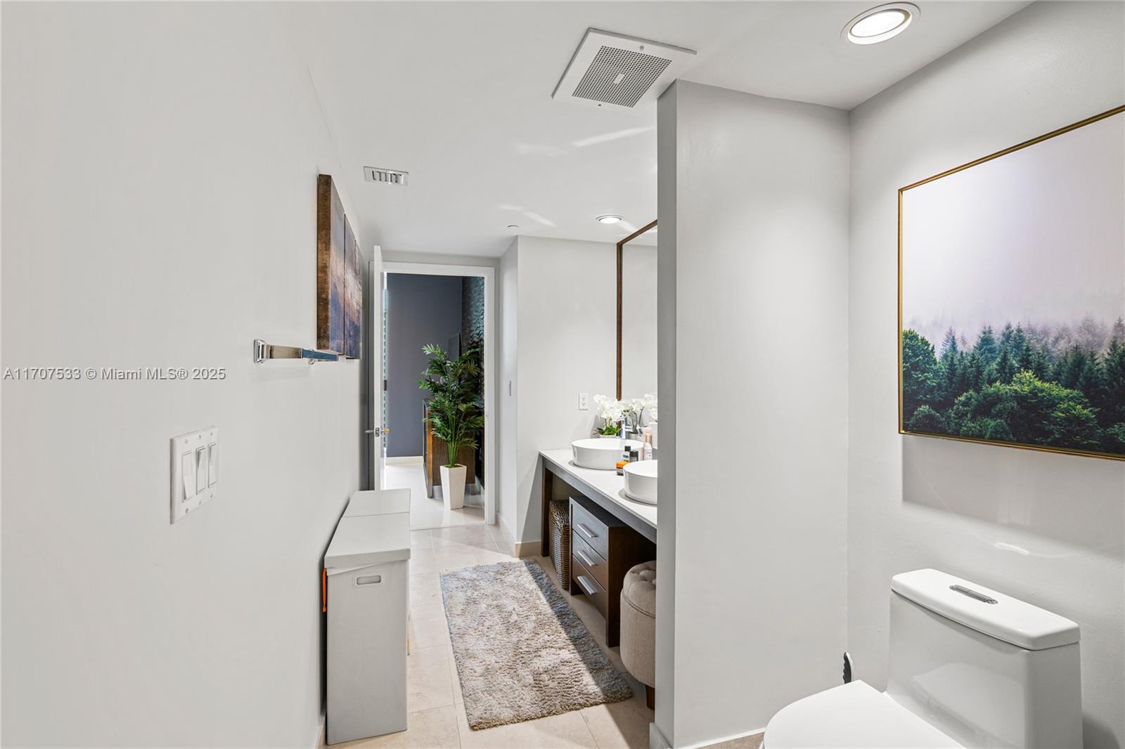 495 Brickell Ave 1702 Property Photo 37