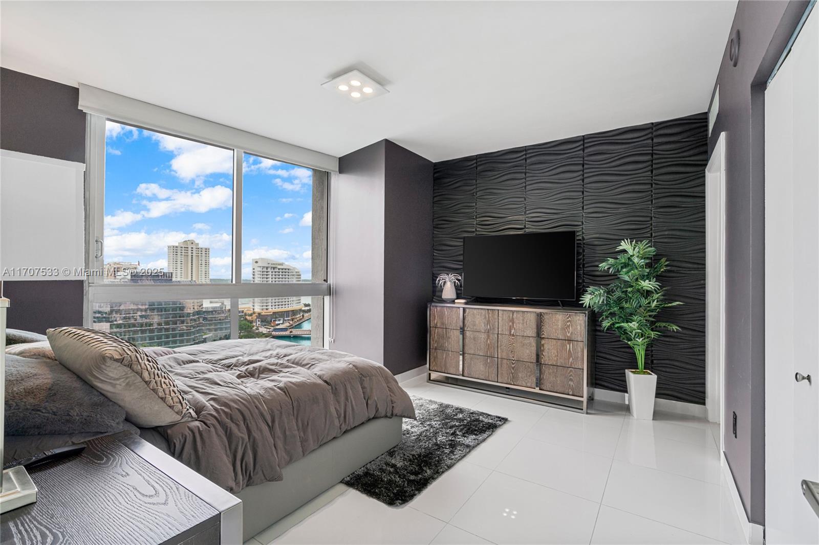 495 Brickell Ave 1702 Property Photo 43