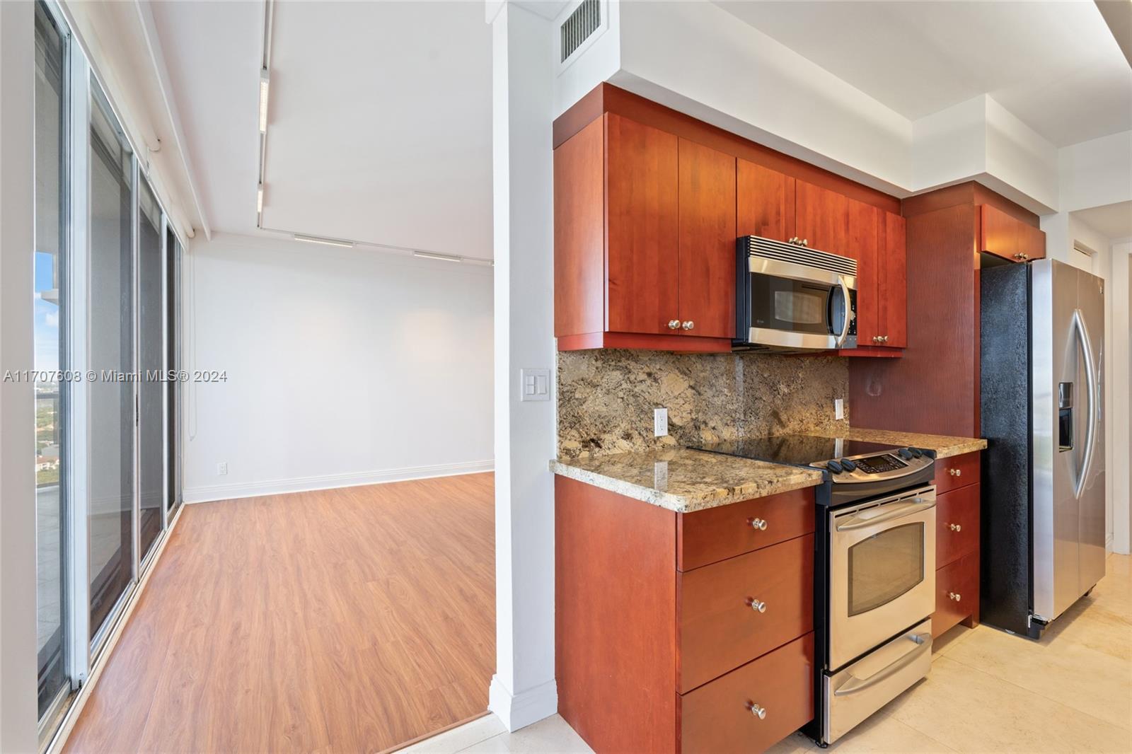 20281 E Country Club Dr 2303 Property Photo 15