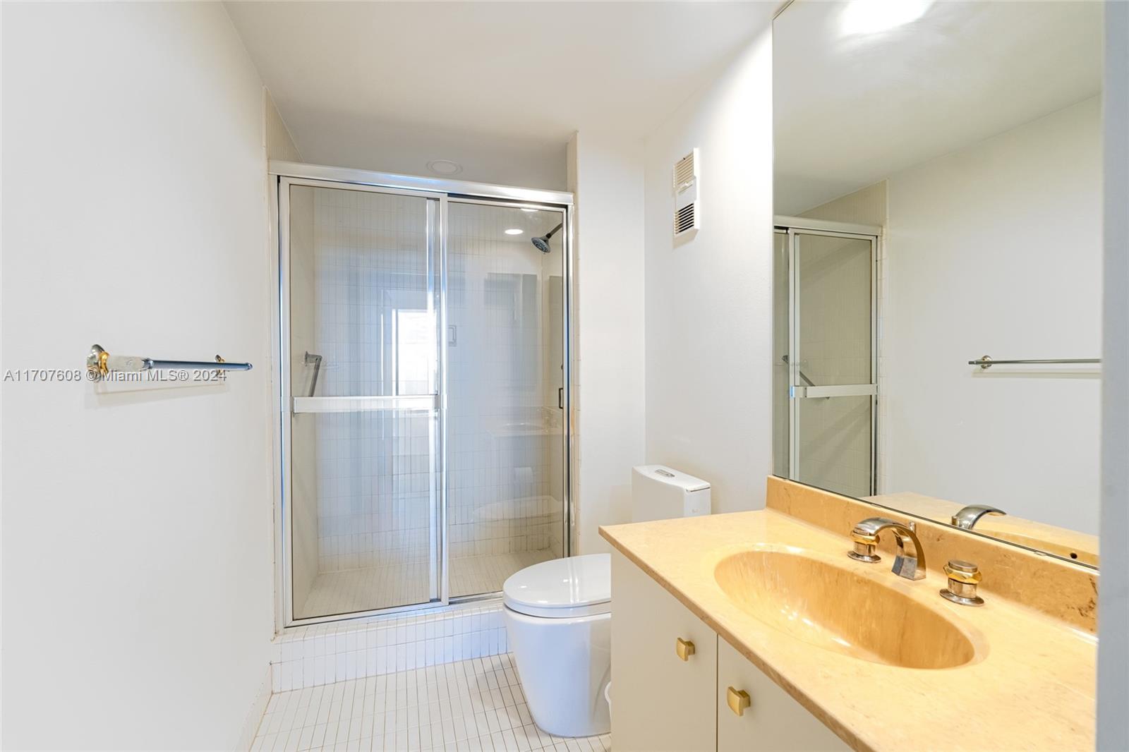 20281 E Country Club Dr 2303 Property Photo 25