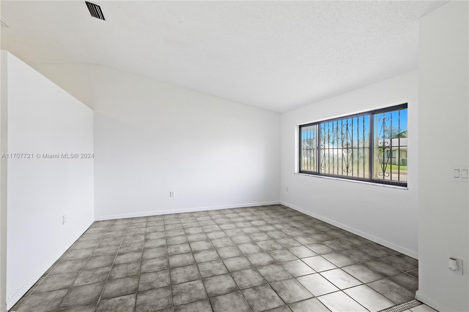 13224 Sw 253rd Ter Property Photo 6