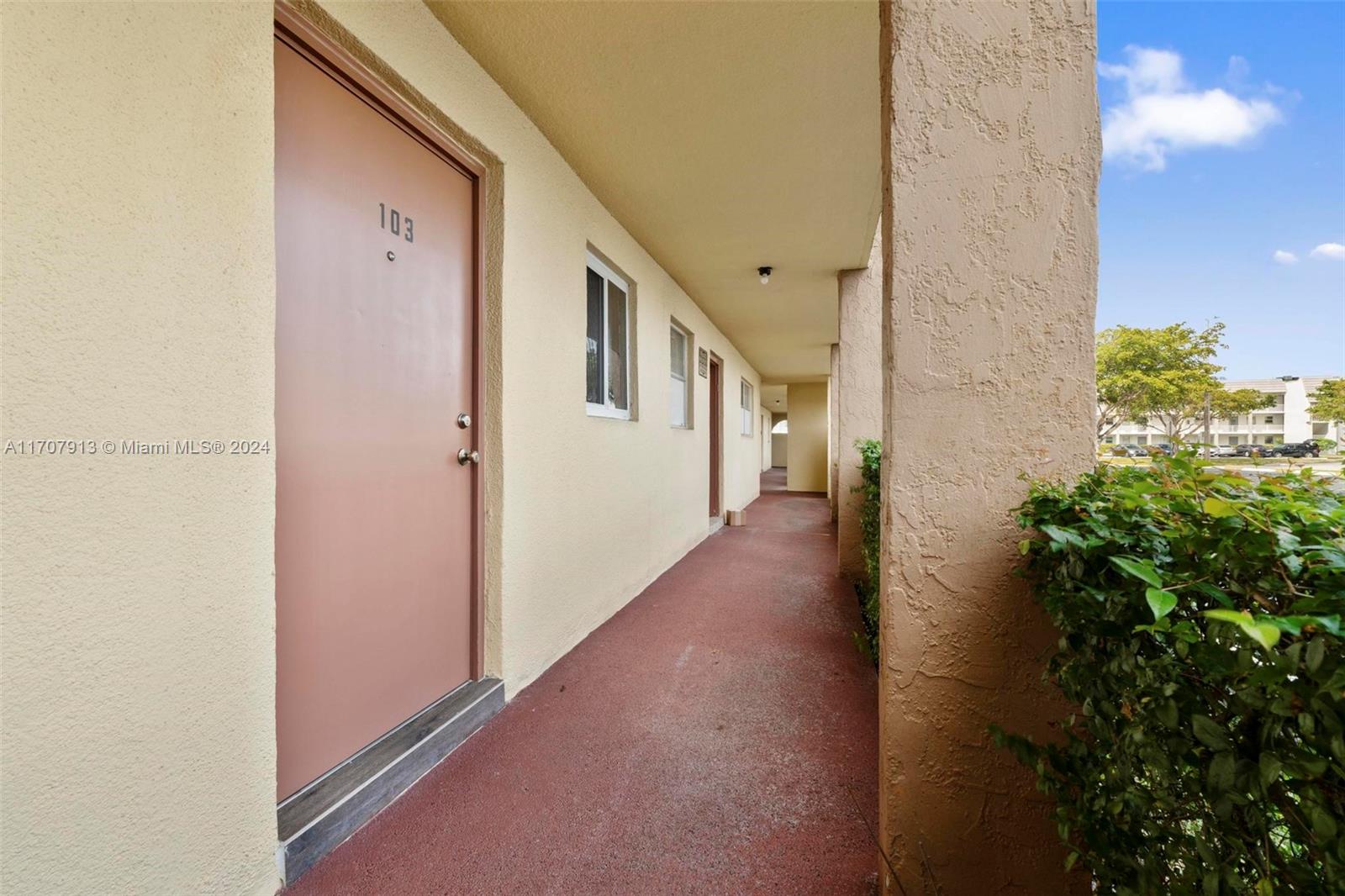 8435 Sunrise Lakes Blvd 103 Property Photo 10
