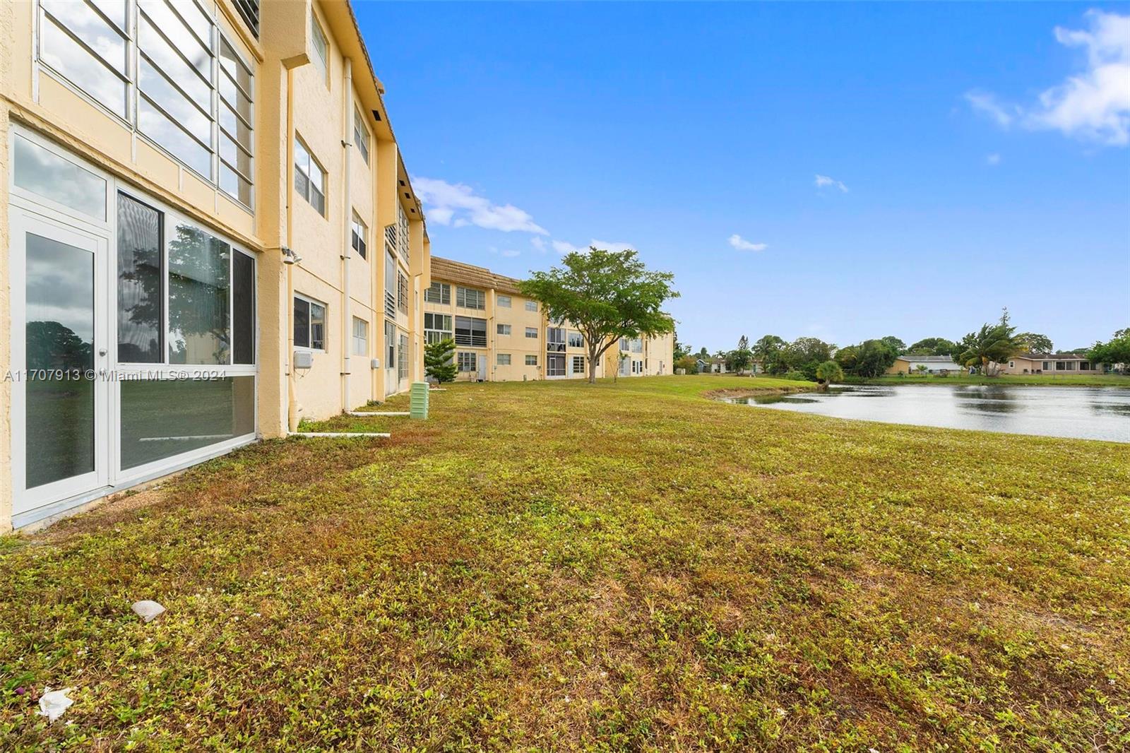 8435 Sunrise Lakes Blvd 103 Property Photo 32