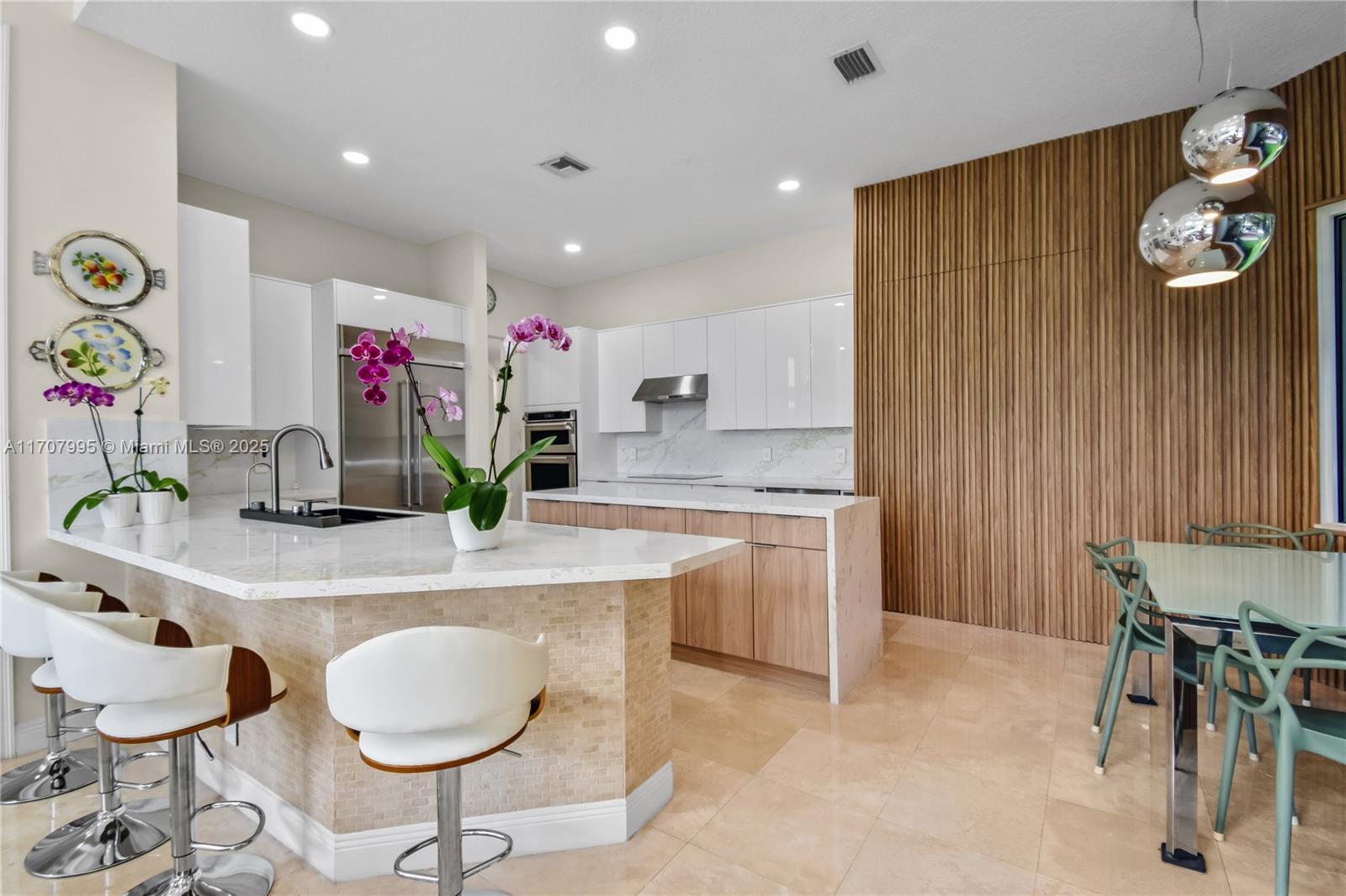 2445 Provence Cir Property Photo 18