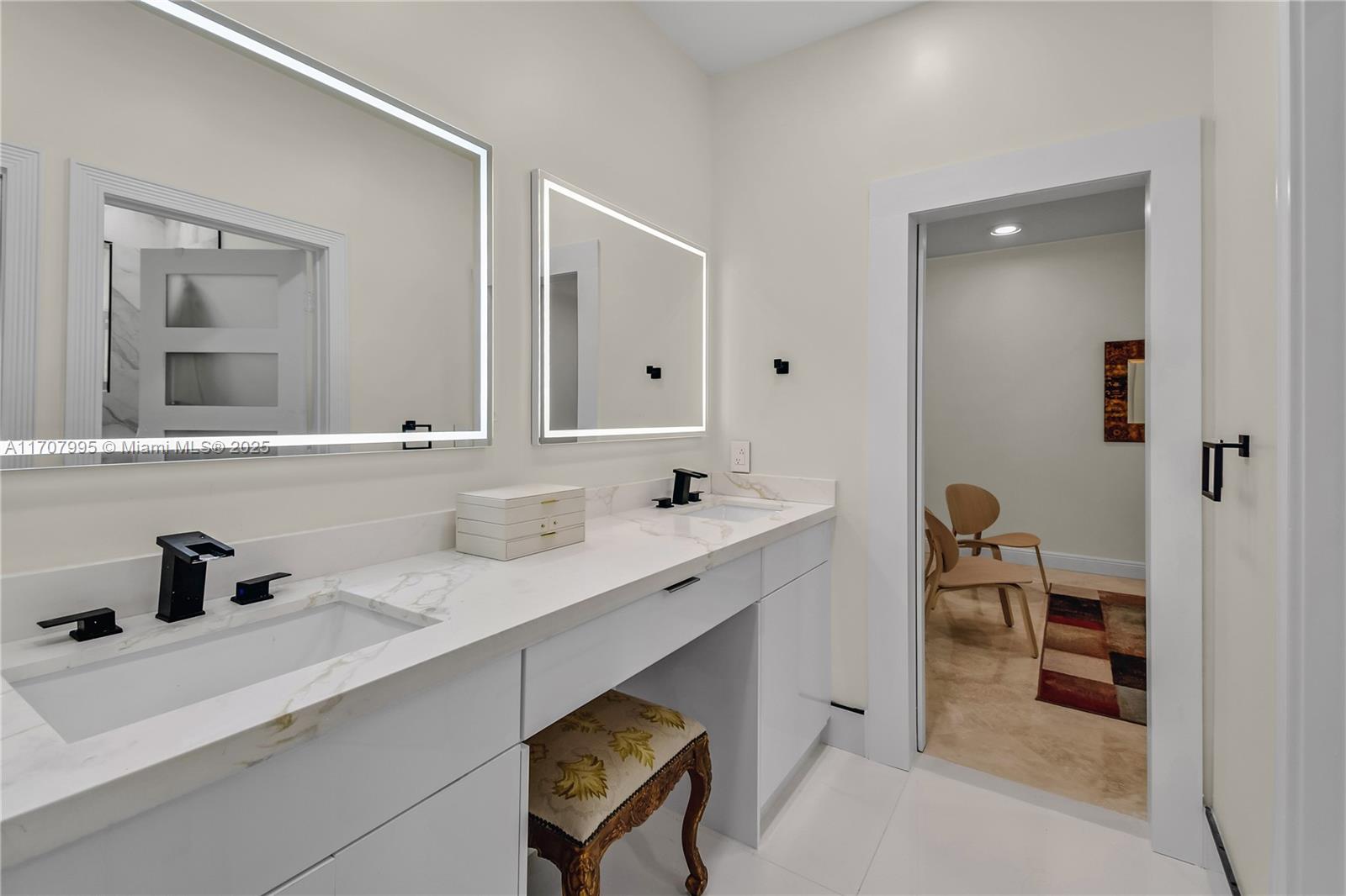 2445 Provence Cir Property Photo 32