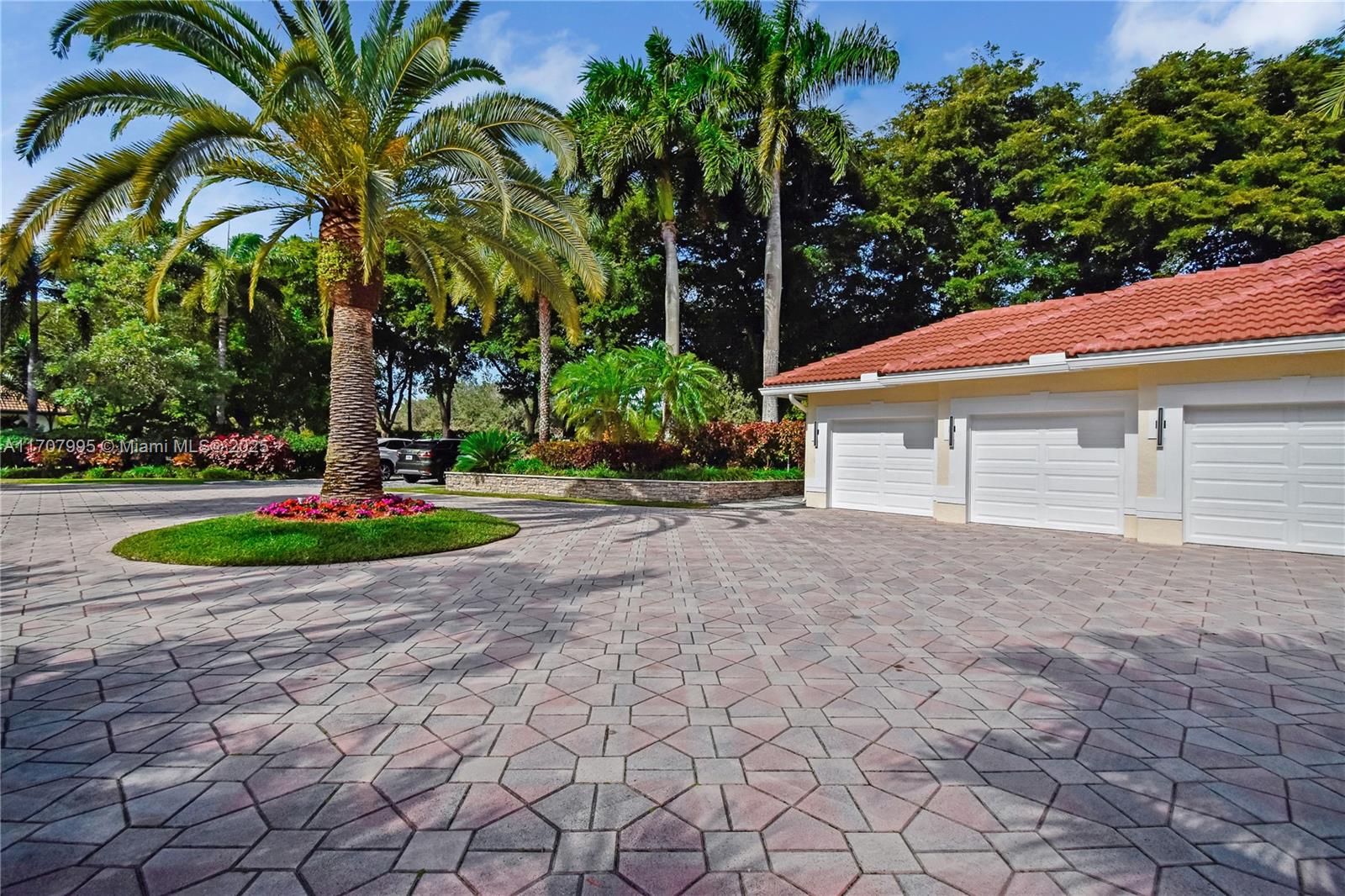 2445 Provence Cir Property Photo 60