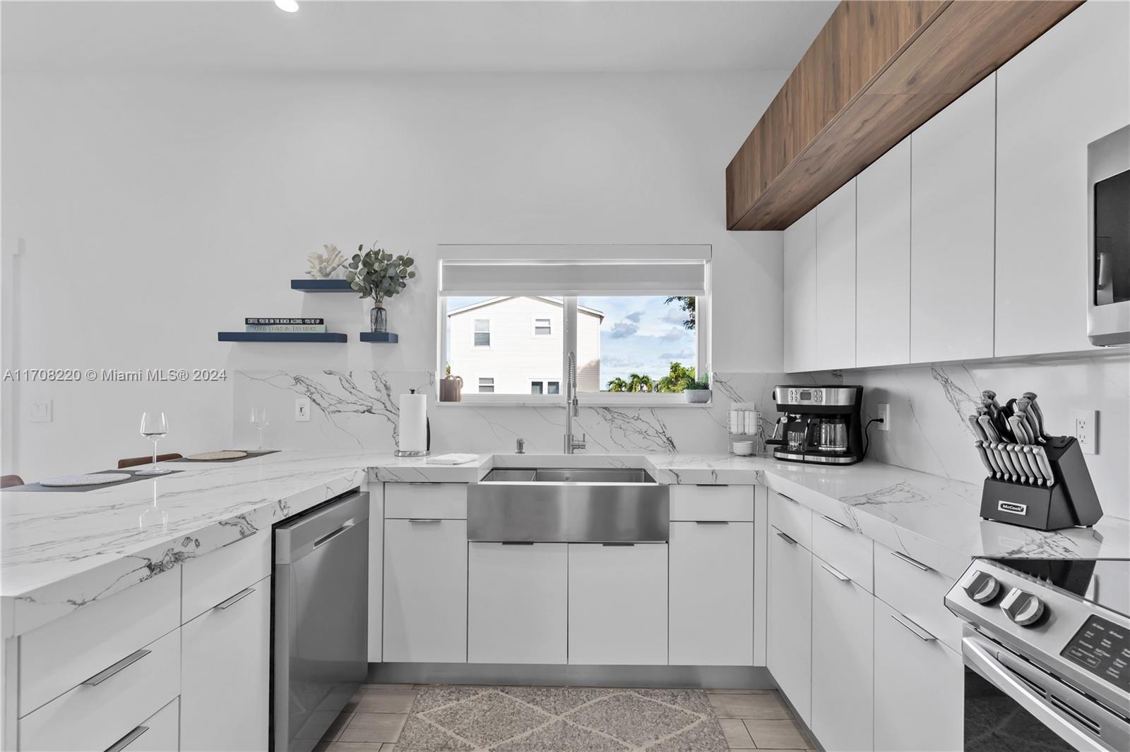 103 W Avenue A Property Photo 8