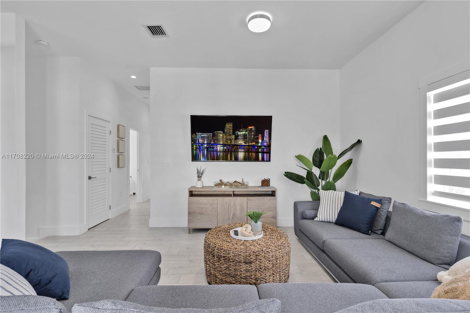 103 W Avenue A Property Photo 14