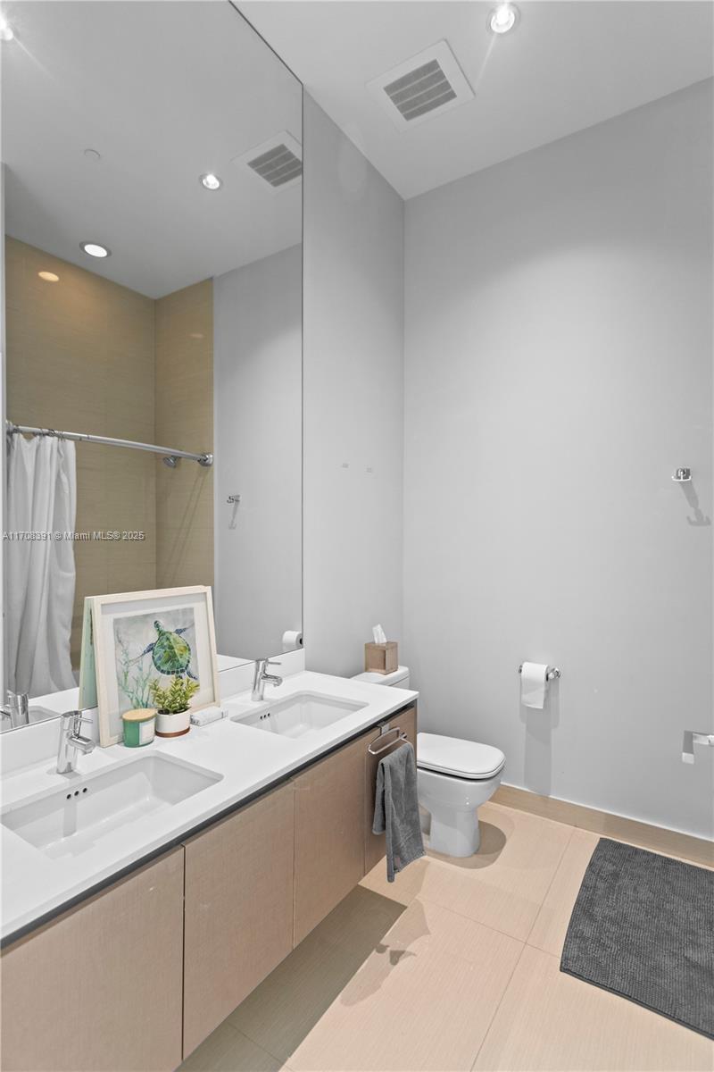 3250 Ne 188th St 107 Property Photo 23