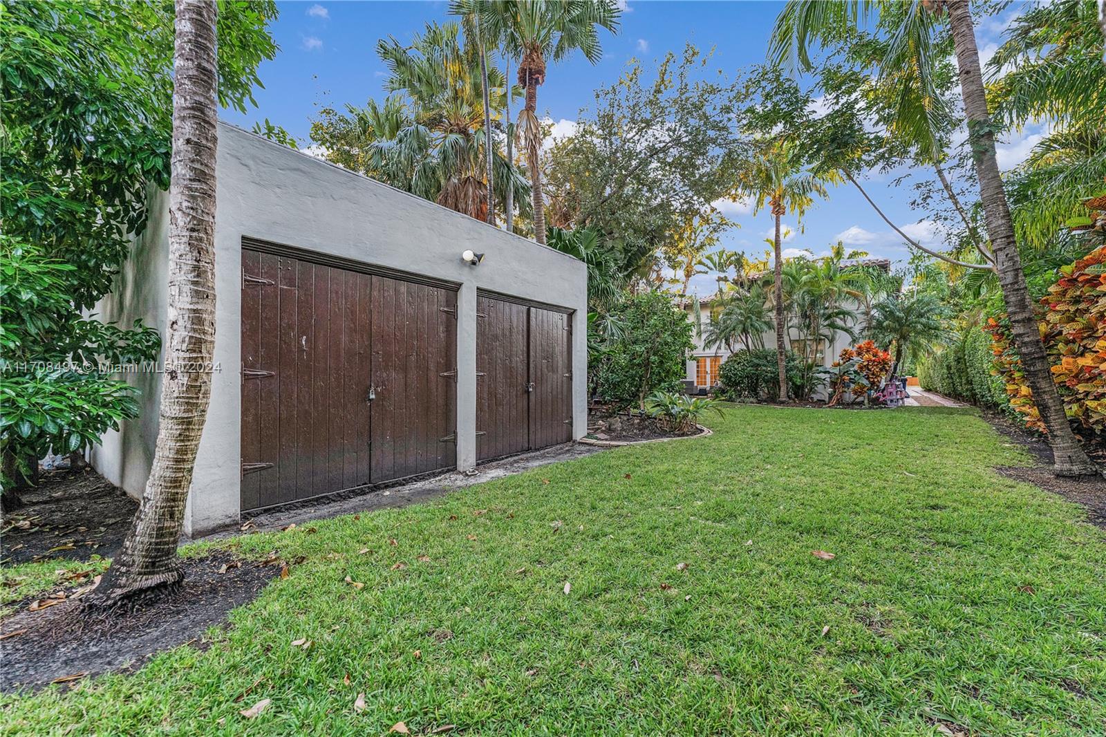 3747 Royal Palm Ave Property Photo 27