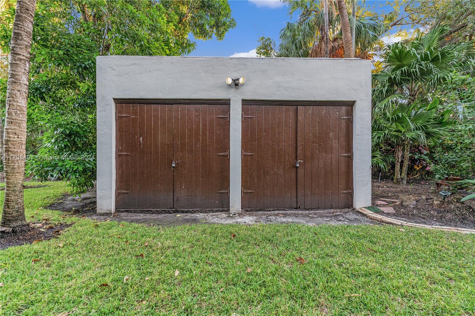 3747 Royal Palm Ave Property Photo 28