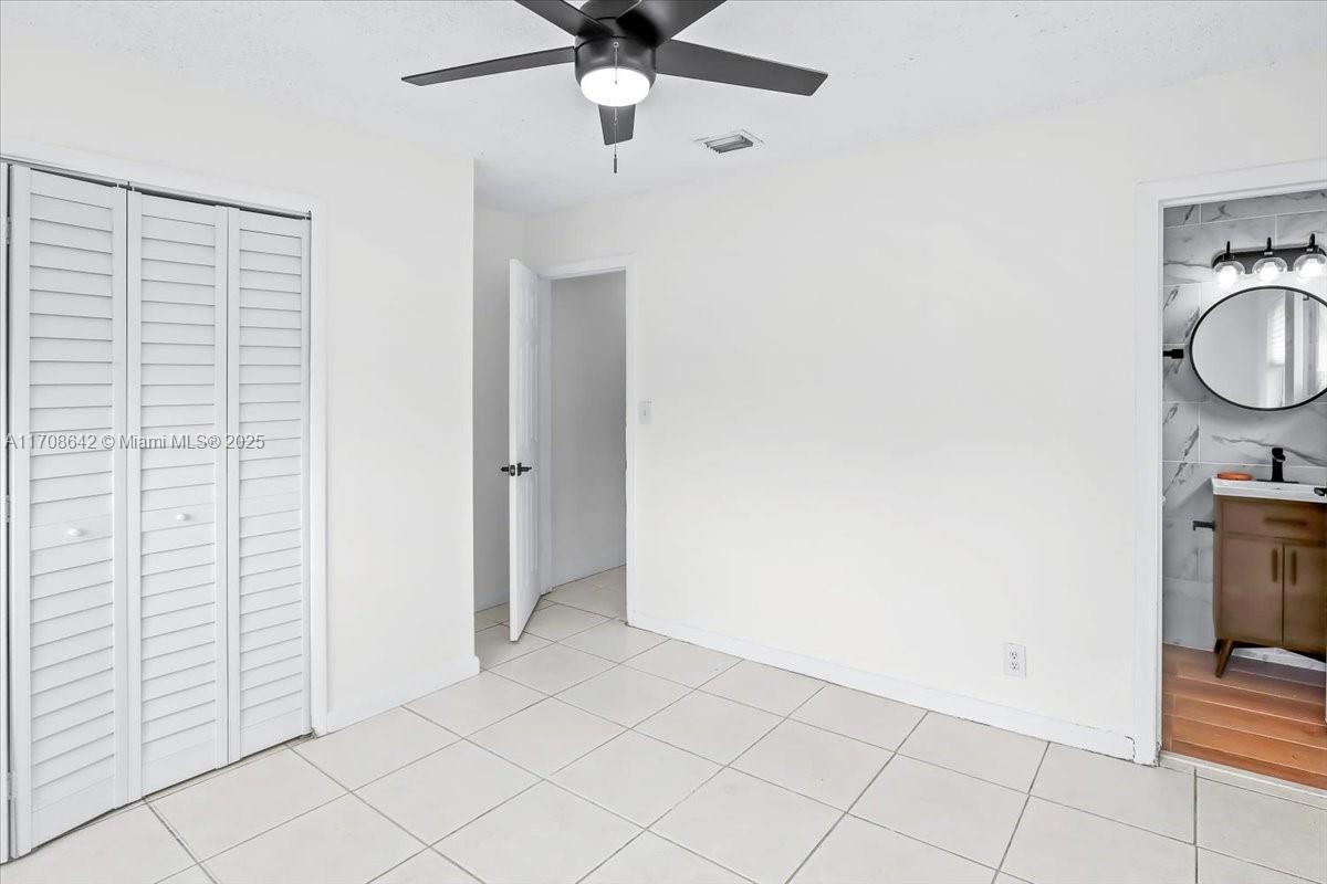 6661 Meade Street Property Photo 12