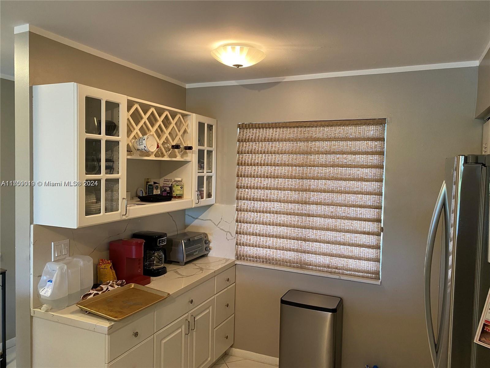 2205 S Cypress Bend Dr 302 Property Photo 8