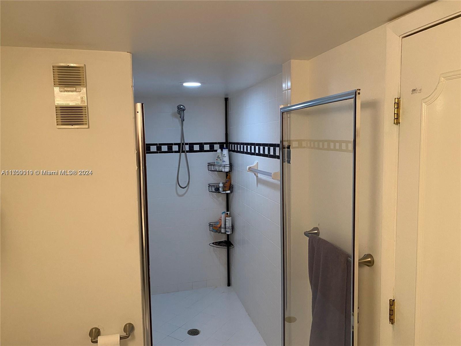 2205 S Cypress Bend Dr 302 Property Photo 12