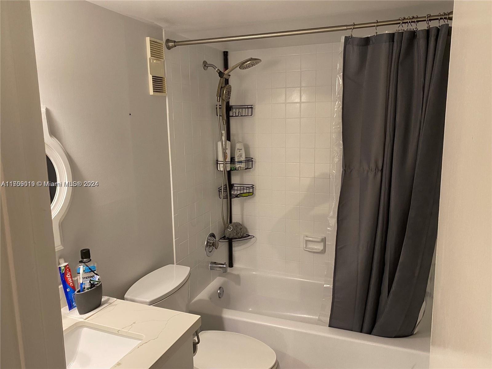 2205 S Cypress Bend Dr 302 Property Photo 16