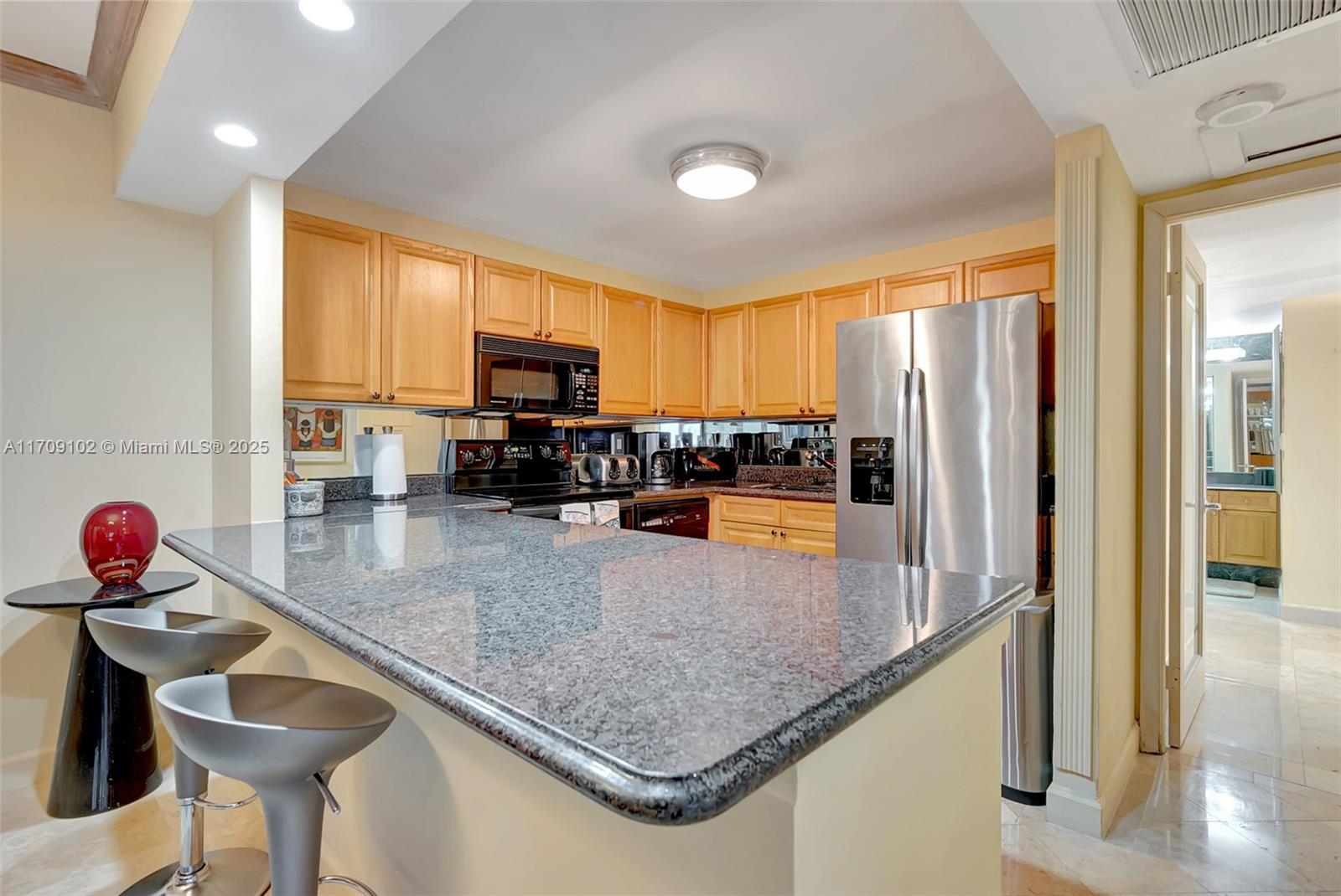 2301 Collins Ave 1206 Property Photo 9
