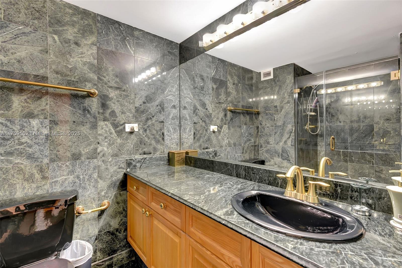 2301 Collins Ave 1206 Property Photo 15