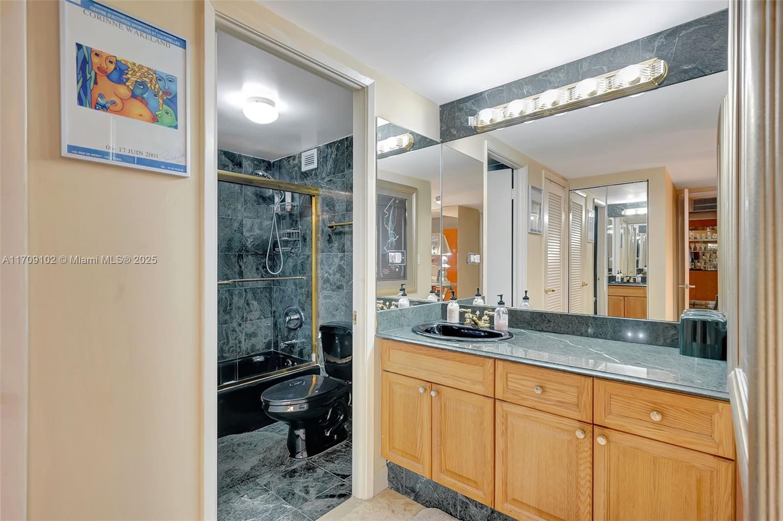2301 Collins Ave 1206 Property Photo 16
