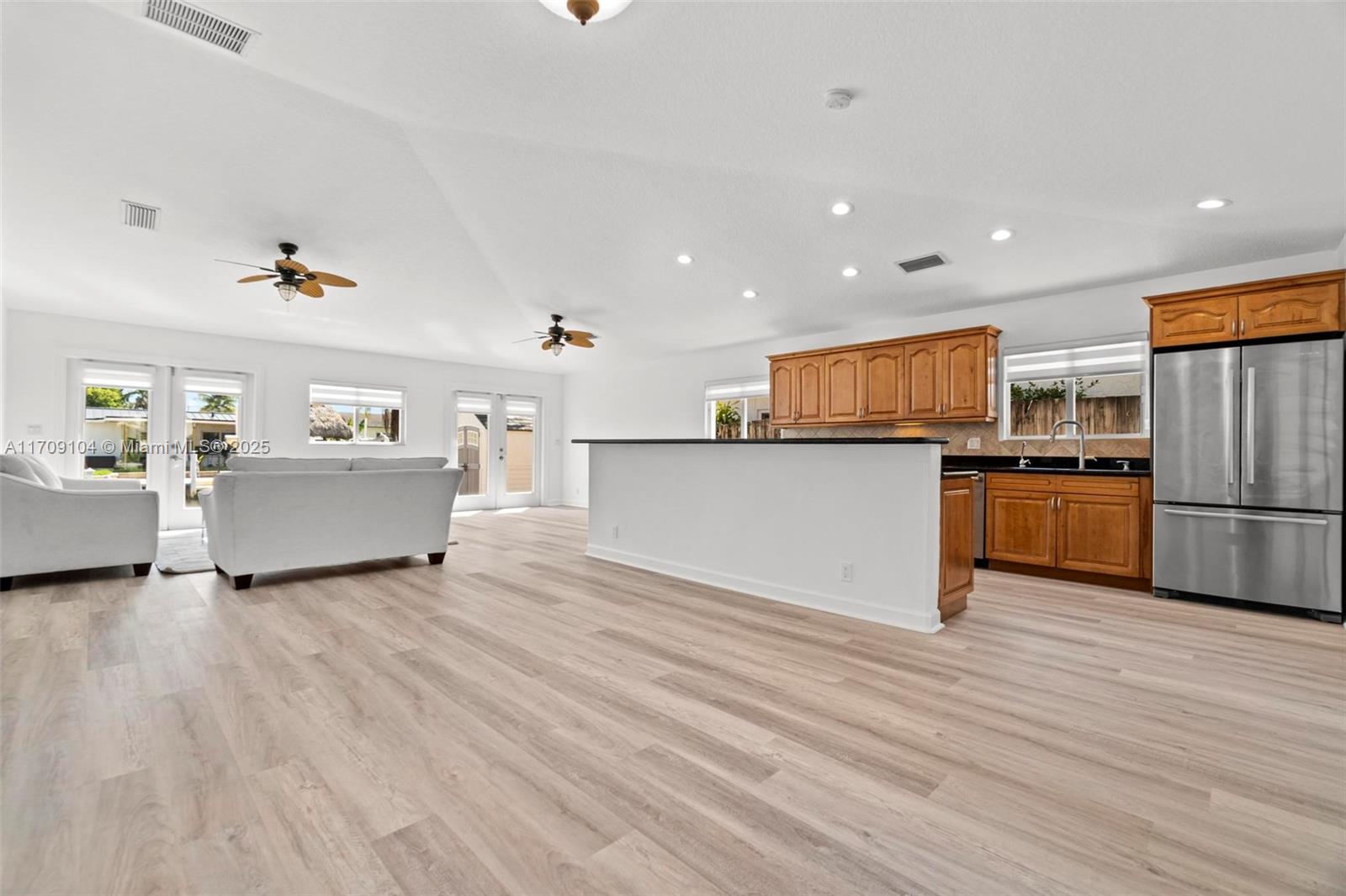947 Nautilus Isle 0 Property Photo 8
