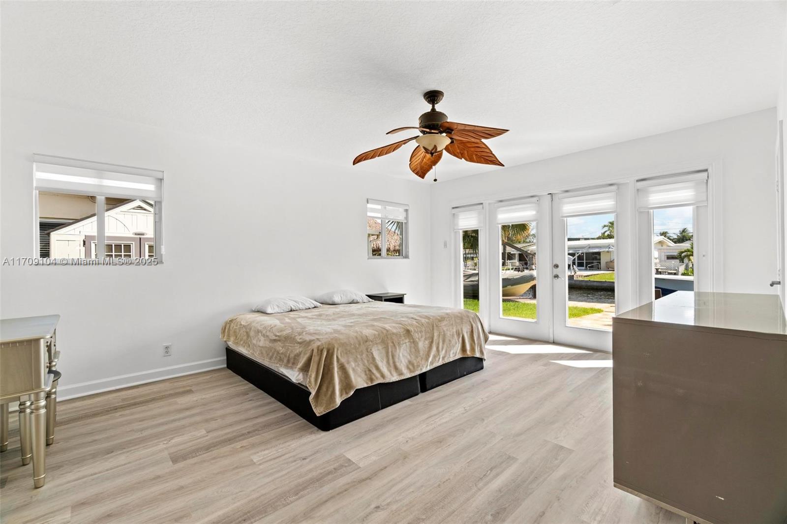 947 Nautilus Isle 0 Property Photo 23
