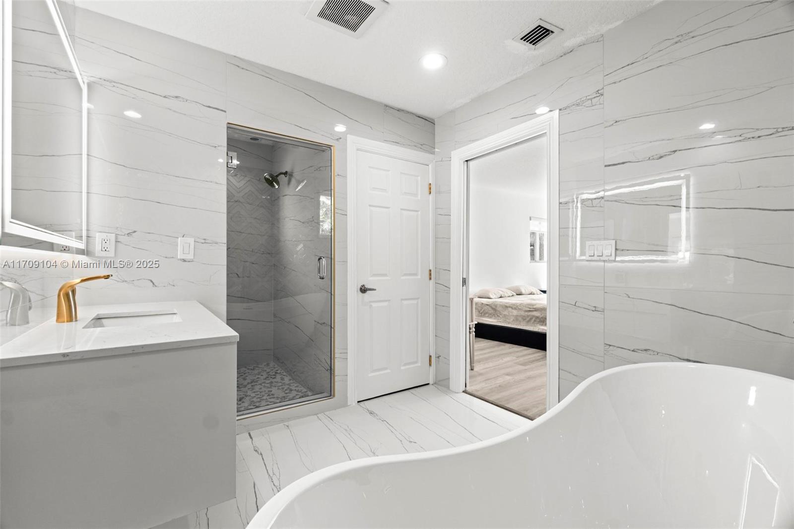 947 Nautilus Isle 0 Property Photo 27