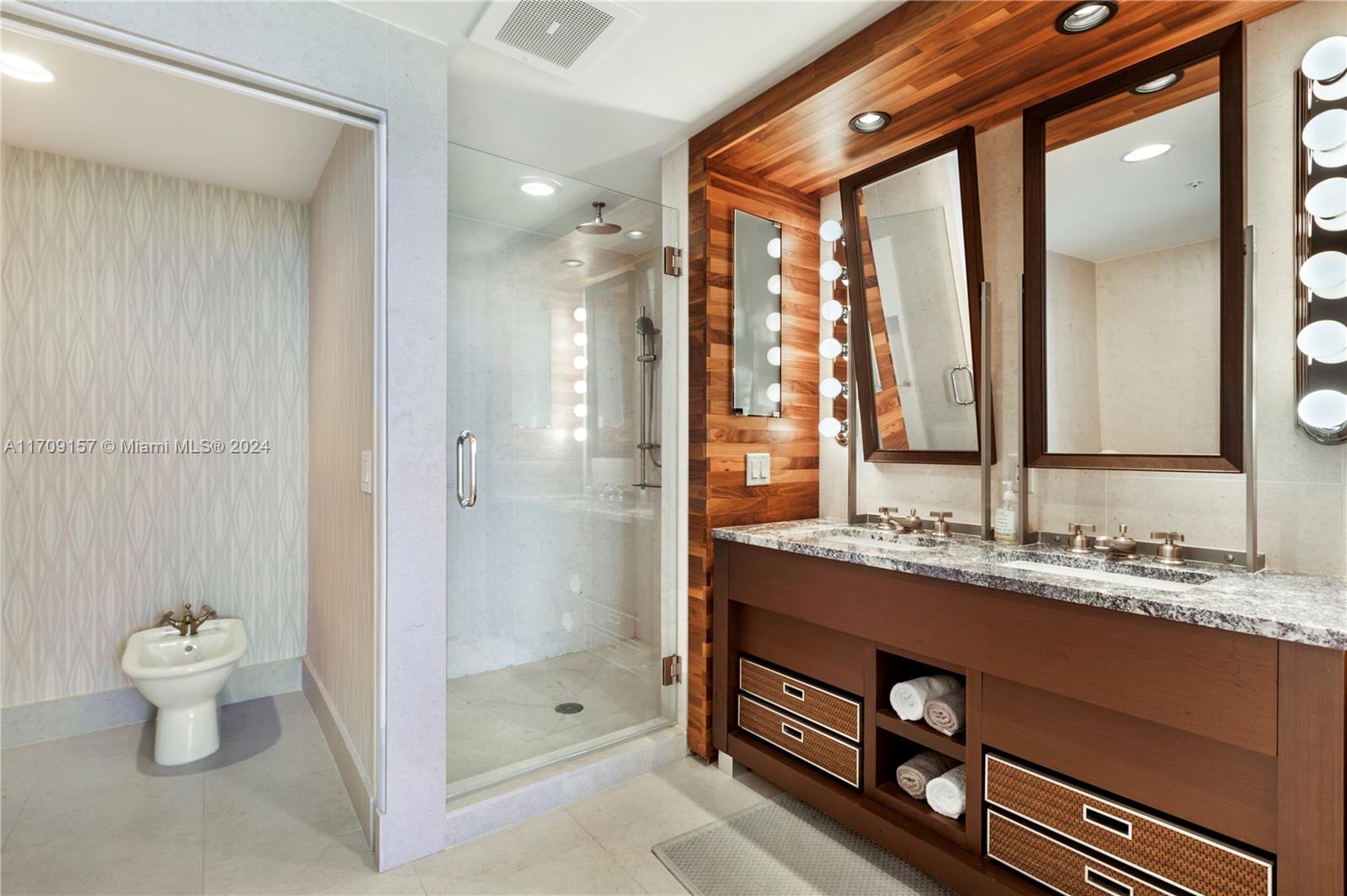 6899 Collins Ave 1508 Property Photo 9