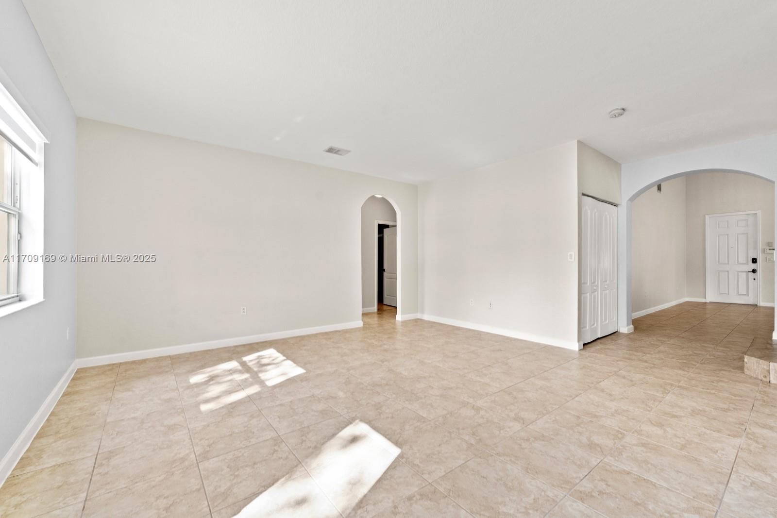 3130 Ne 1st Dr Property Photo 14