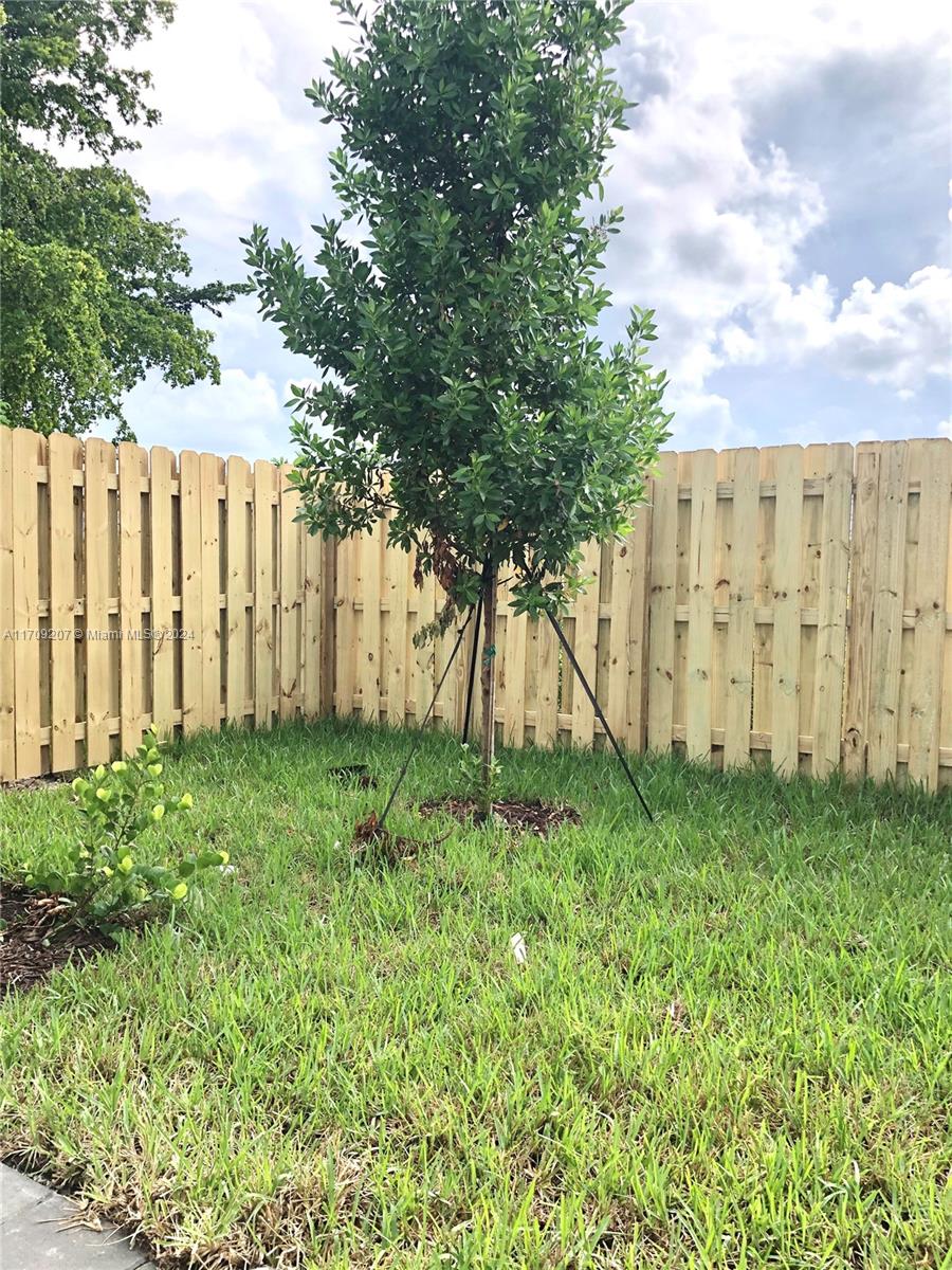 1815 Se 27th Rd . Property Photo 11