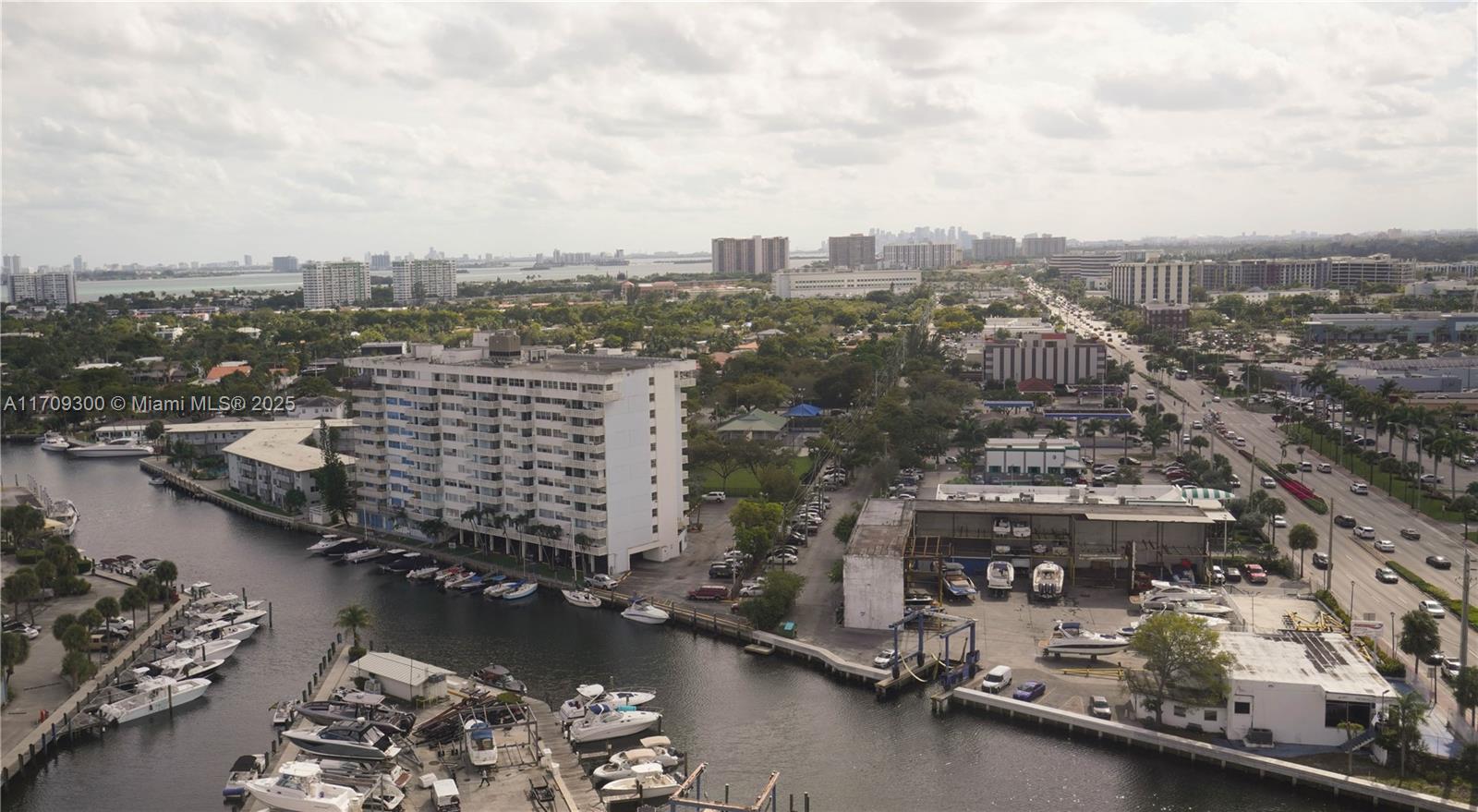13499 Biscayne Blvd Cut3 #3 Property Photo 4