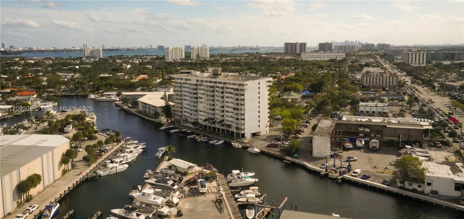 13499 Biscayne Blvd Cut3 #3 Property Photo 12