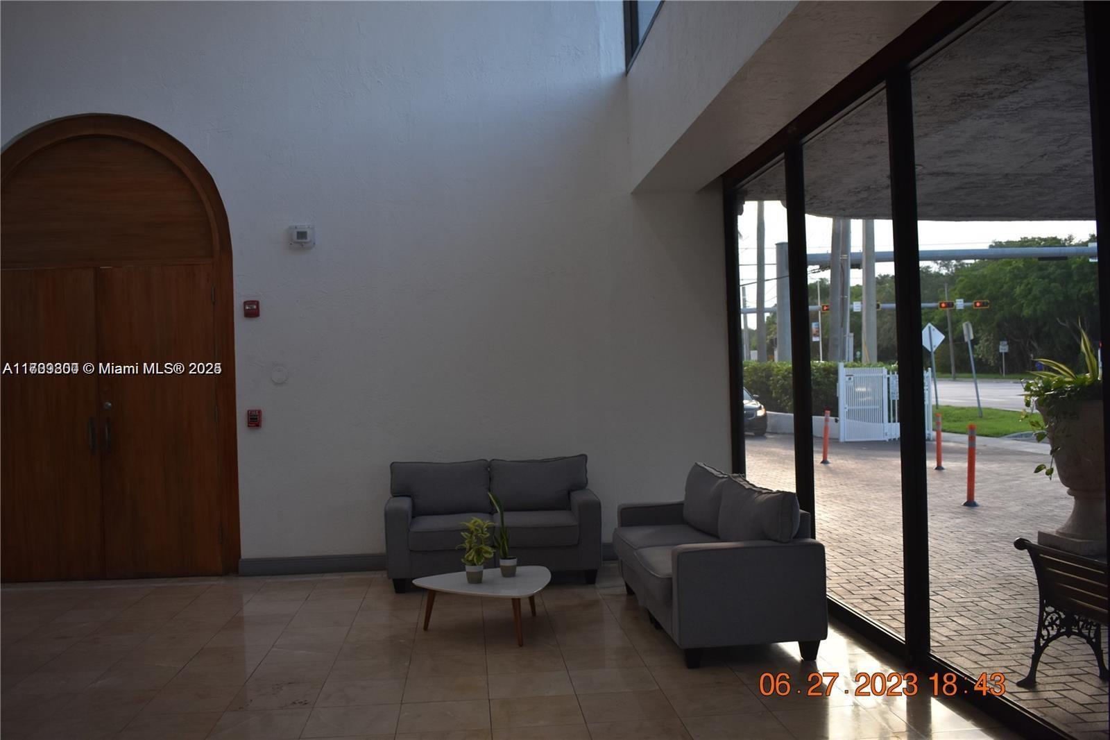 13499 Biscayne Blvd Cut3 #3 Property Photo 22