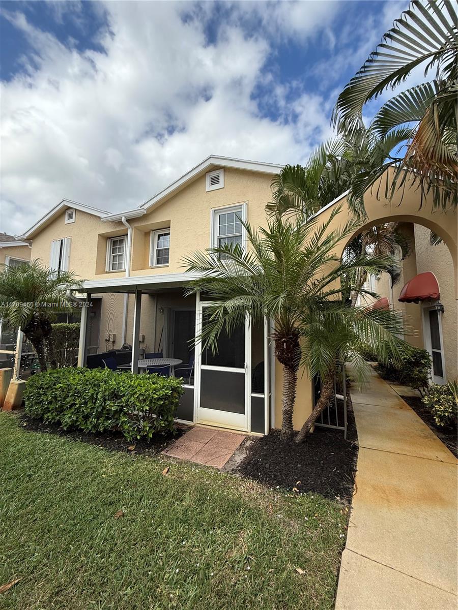 372 Waterside Dr 372 Property Photo