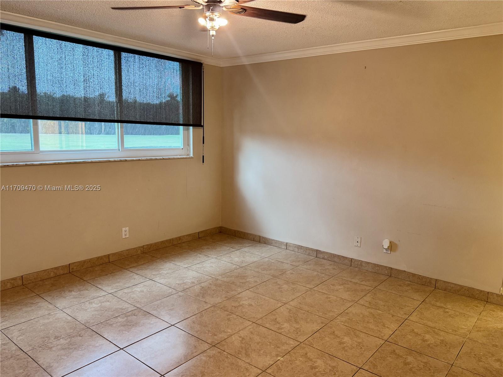 9811 N Hollybrook Lake Dr 103 Property Photo 20