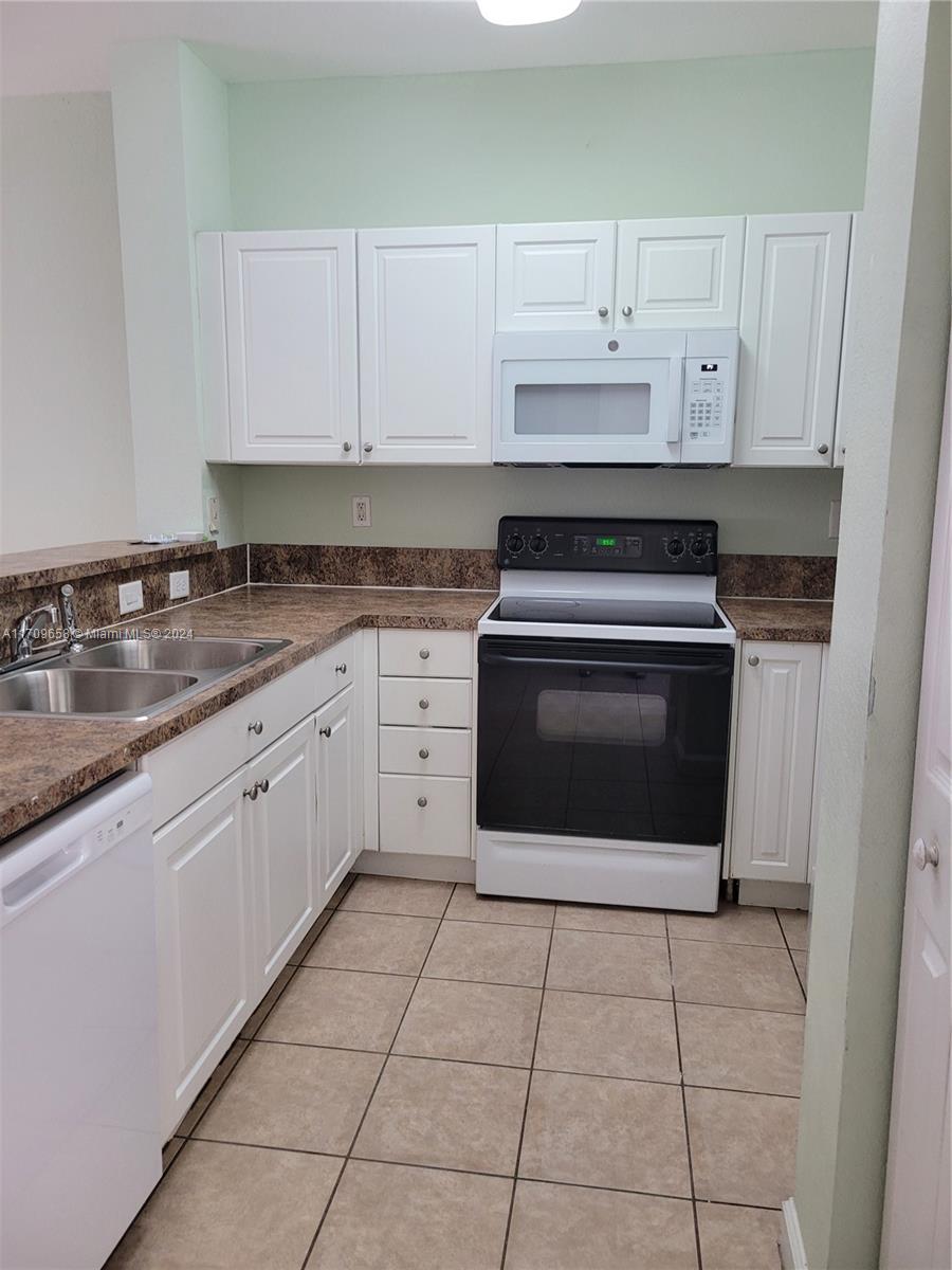 3365 Ne 14 Dr 201-16 Property Photo 4