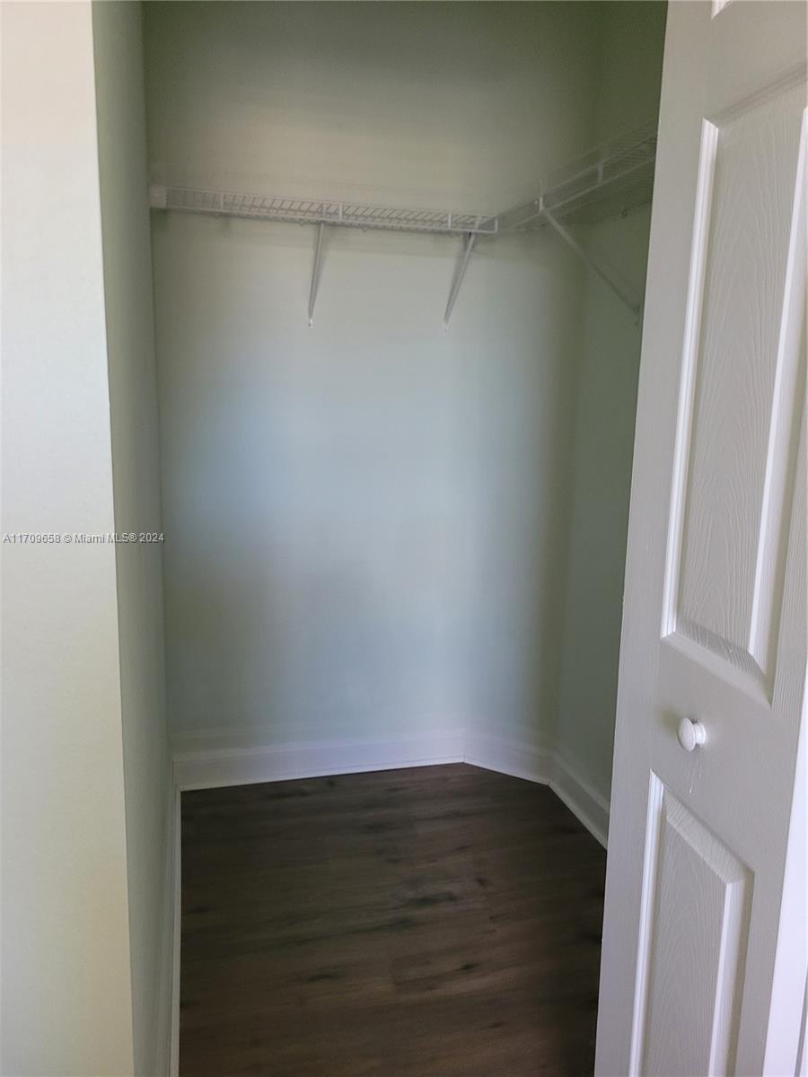 3365 Ne 14 Dr 201-16 Property Photo 14