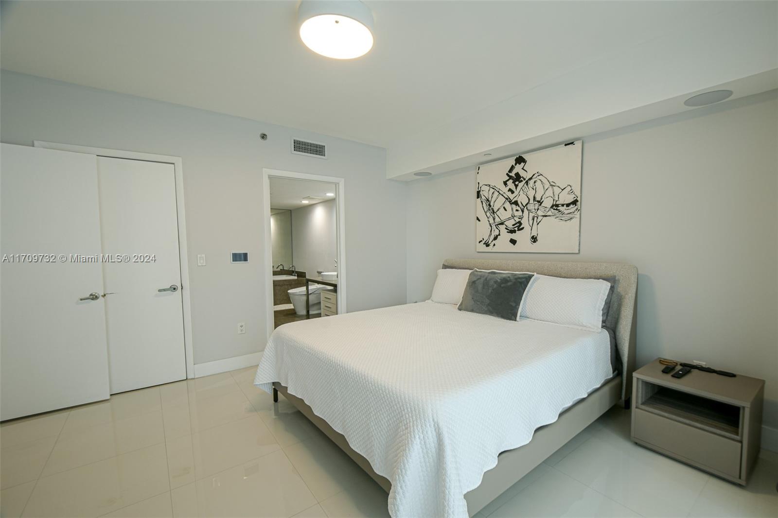 495 Brickell Ave 1902 Property Photo 9