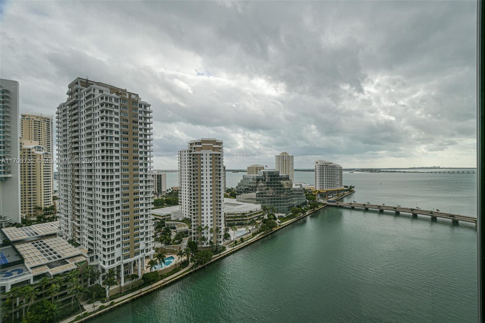 495 Brickell Ave 1902 Property Photo 13