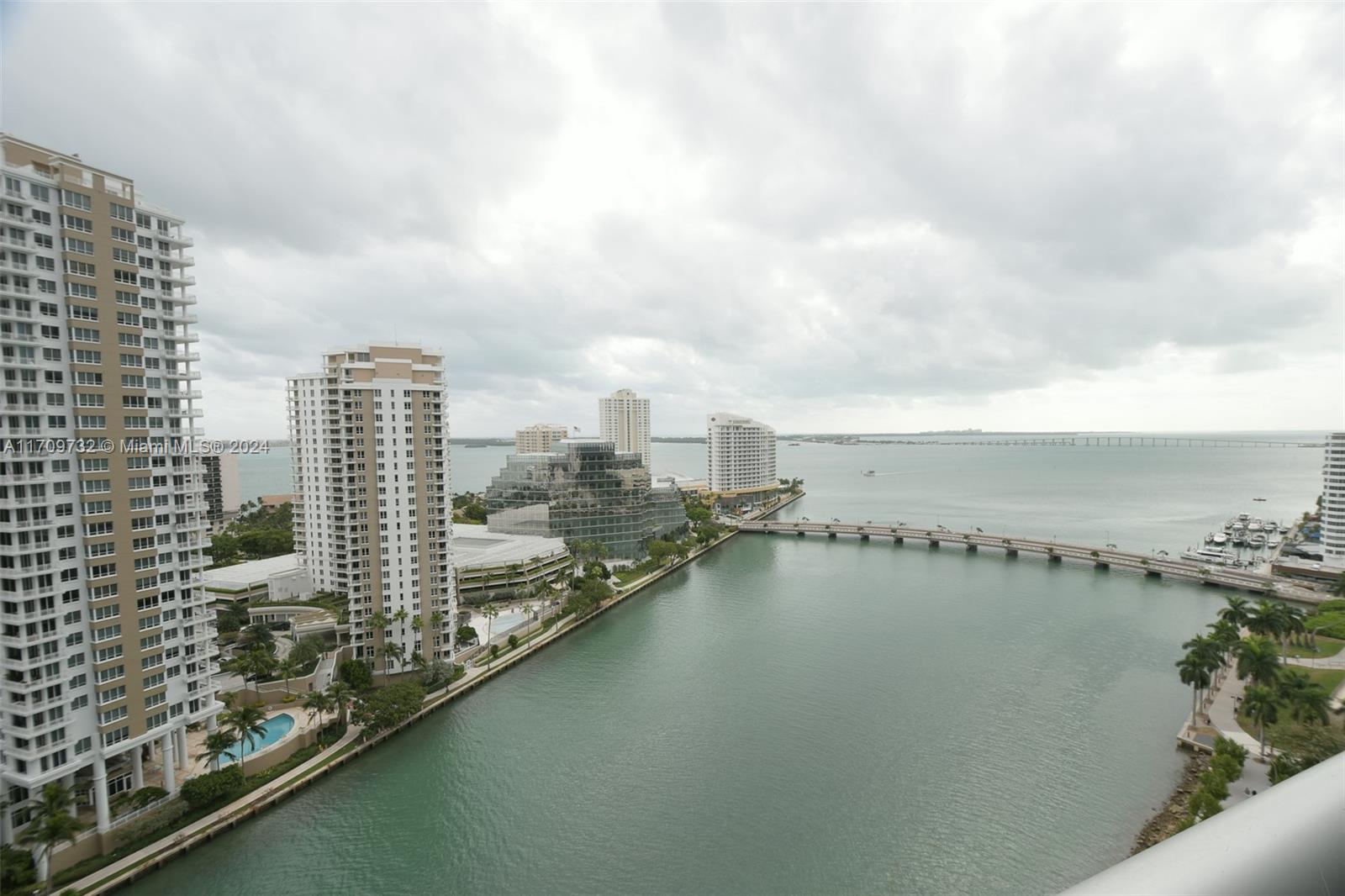 495 Brickell Ave 1902 Property Photo 20
